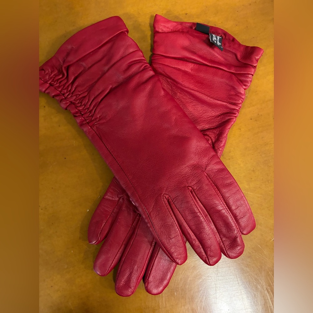 Alexandra Bartlett Vibrant Red Leather Gloves.  Size XL